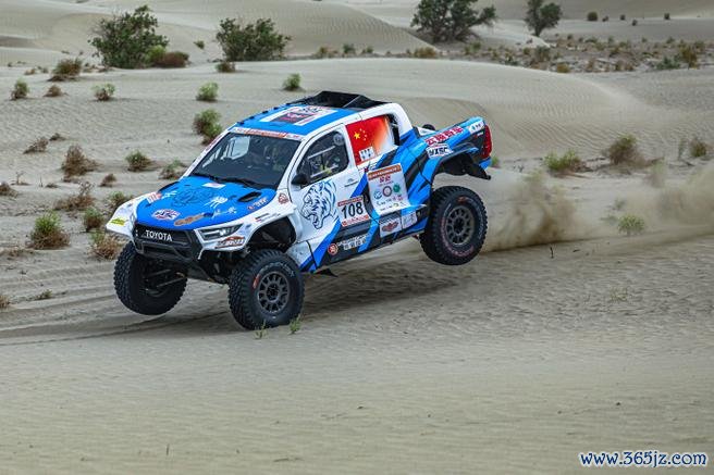 2025环塔拉力赛圆满落幕 刘彦贵陈峰全场冠军