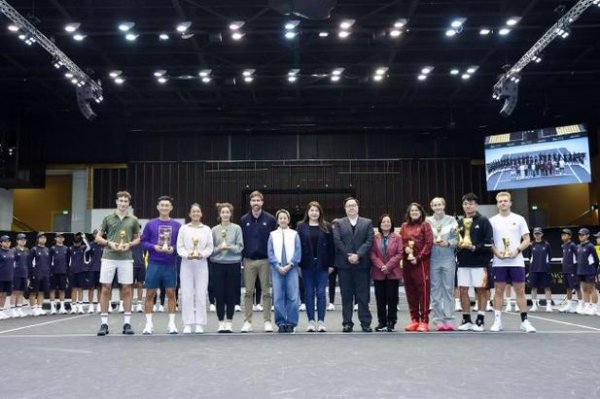 BETWAY必威 2025美高梅澳门网球名人赛落幕 吴易昺安德列娃队夺冠