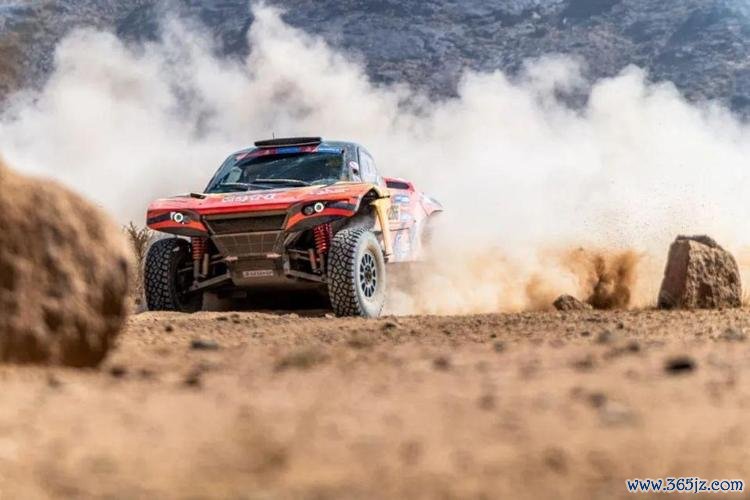 2025达喀尔揭幕 明源实业车队王明磊亮相国际舞台 2025达喀尔揭幕 明源实业车队王明磊亮相国际舞台